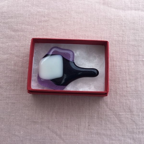 Brooch No 7
